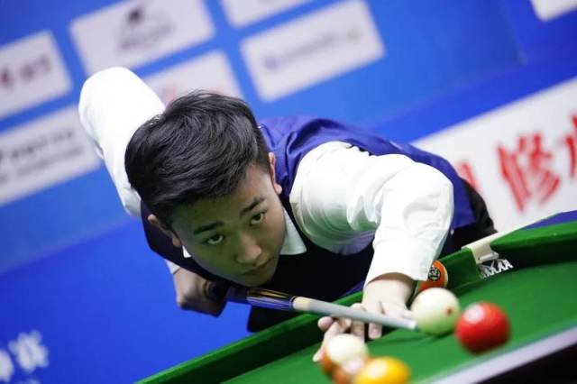 对手在倒地 对手在倒地